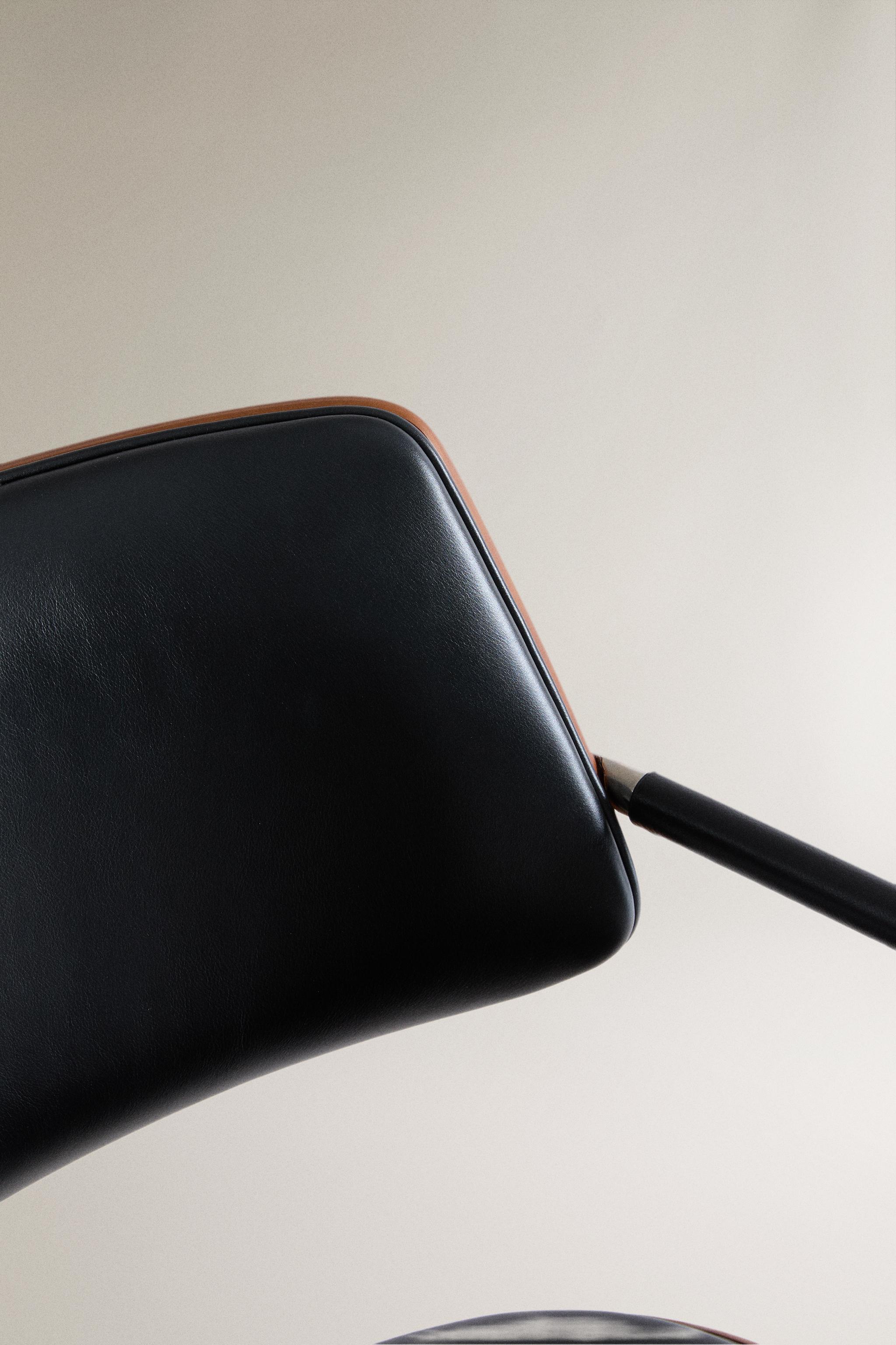 LEATHER OFFICE CHAIR — Black / Brown
