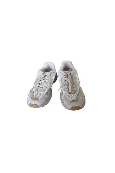 RECYCLED MATERIAL MADE SNEAKERS