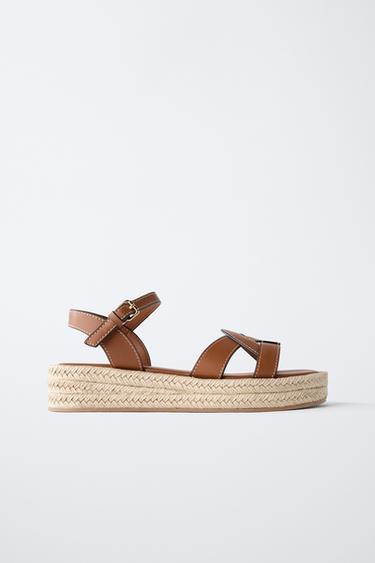 SANDALIA PLATAFORMA - Marrón de Zara