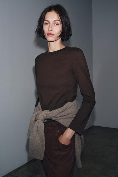 ФУТБОЛКА ІНТЕРЛОК З ДОВГИМИ РУКАВАМИ - Шоколадний Zara