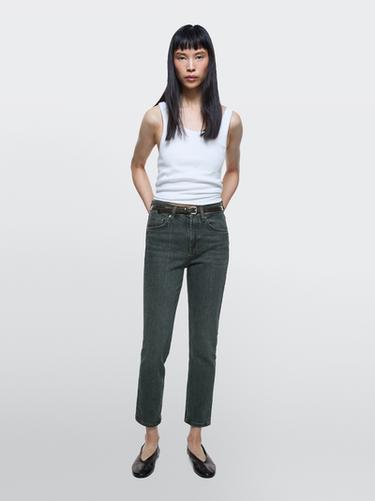 Jeans slim fit cropped tiro medio - 470 de Zara