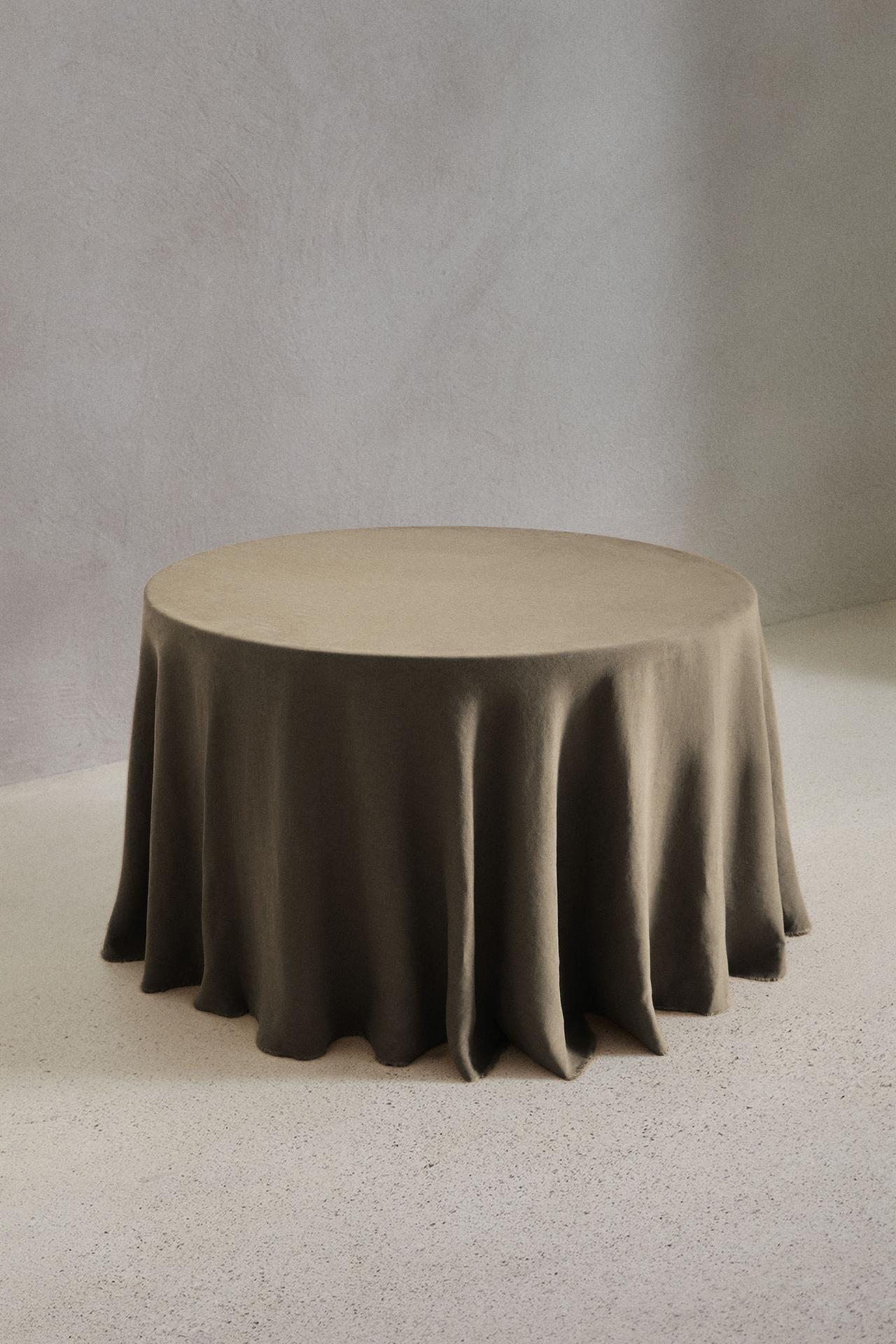 TABLECLOTH 01 — Gray