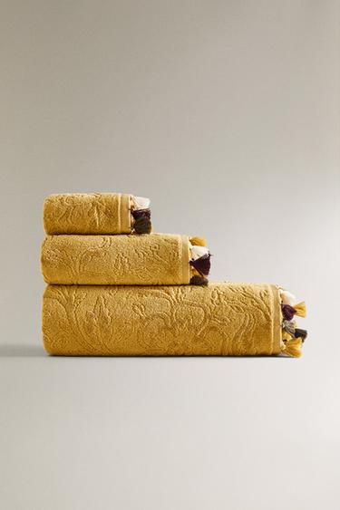 Zara JACQUARD POMPOM BATH TOWEL - Mustard - Image 0