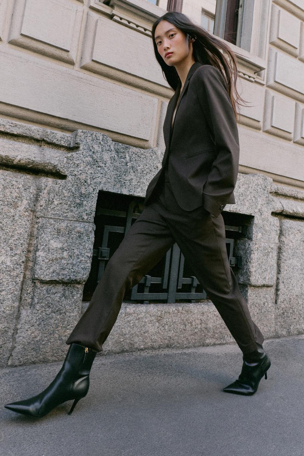 LOW-RISE CROPPED TROUSERS