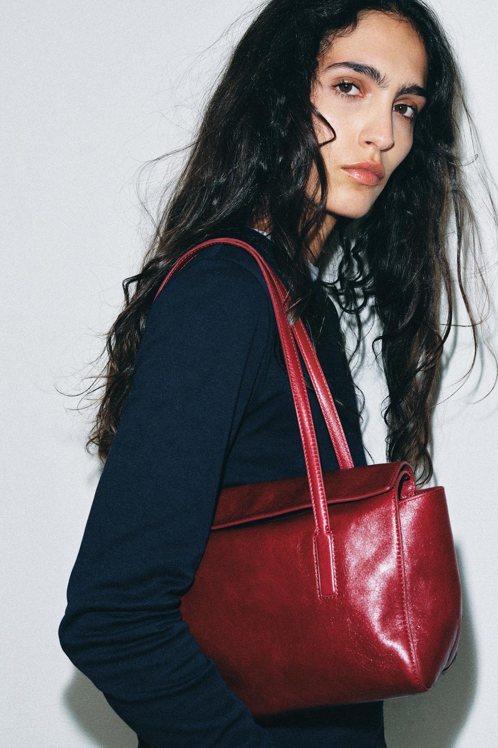 LEATHER SHOULDER BAG