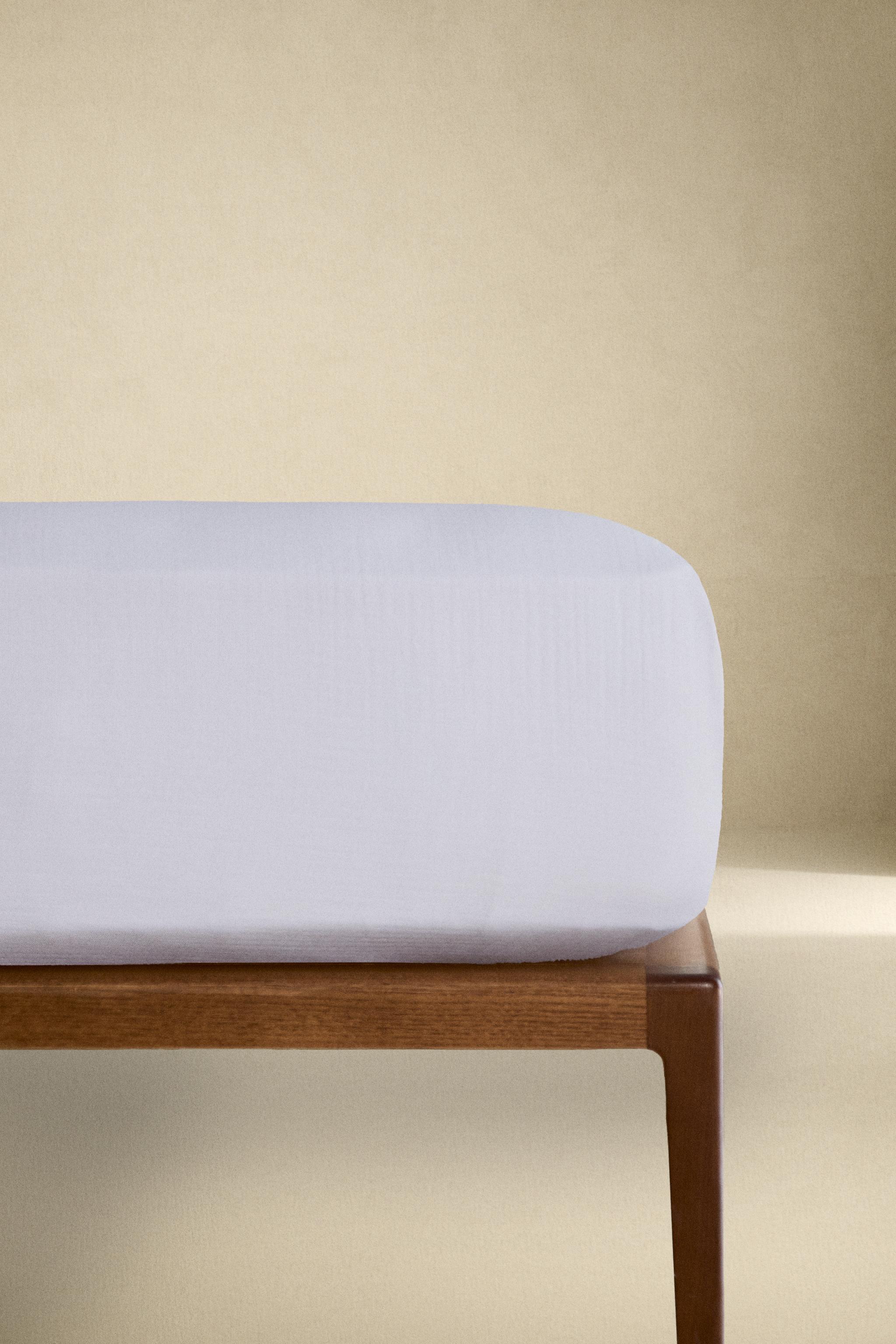 CREPE FITTED SHEET