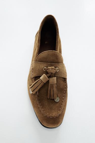 SPLIT SUEDE LOAFERS WITH TASSELS - Brown by Zara