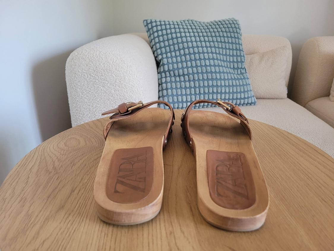 FLAT LEATHER SLIDER SANDALS - Image 2