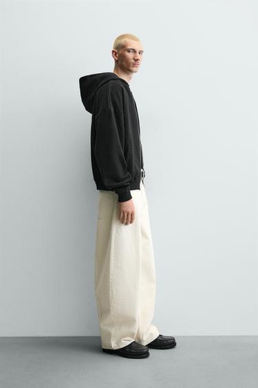 SWEAT CROPPED À CAPUCHE ET INSCRIPTIONS IMPRIMÉES - Noir de Zara - Image 3