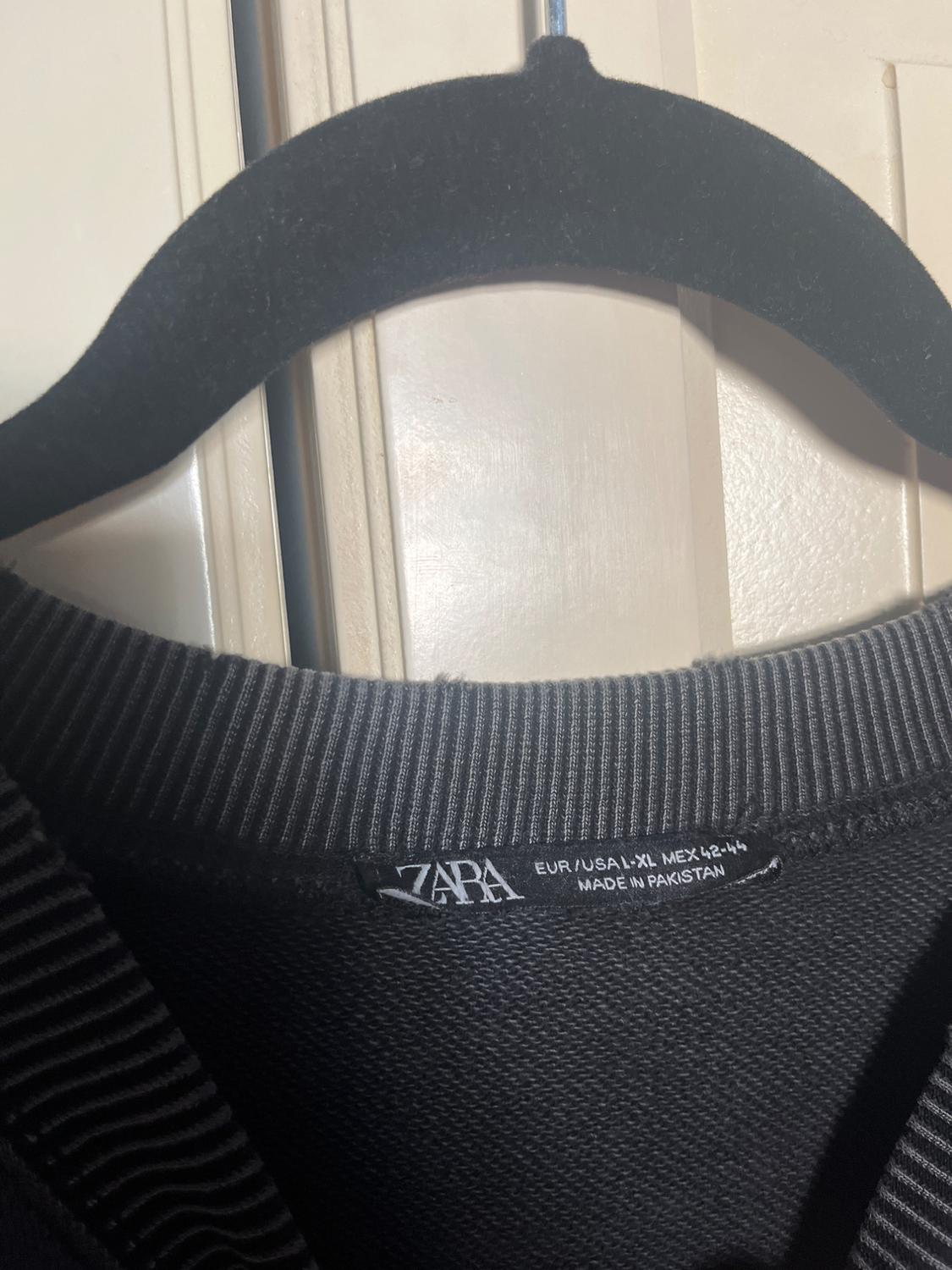 FADED SWEATSHIRT WITH RIPS - Image 3