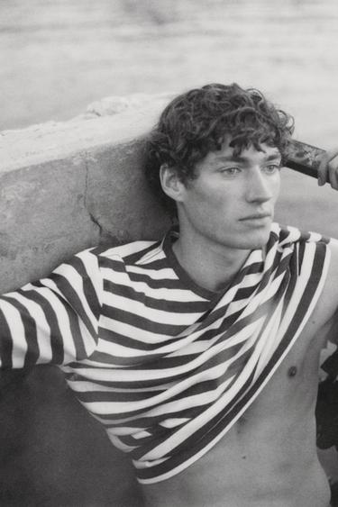 STRIPED LONG SLEEVE T-SHIRT - Stripes by Zara