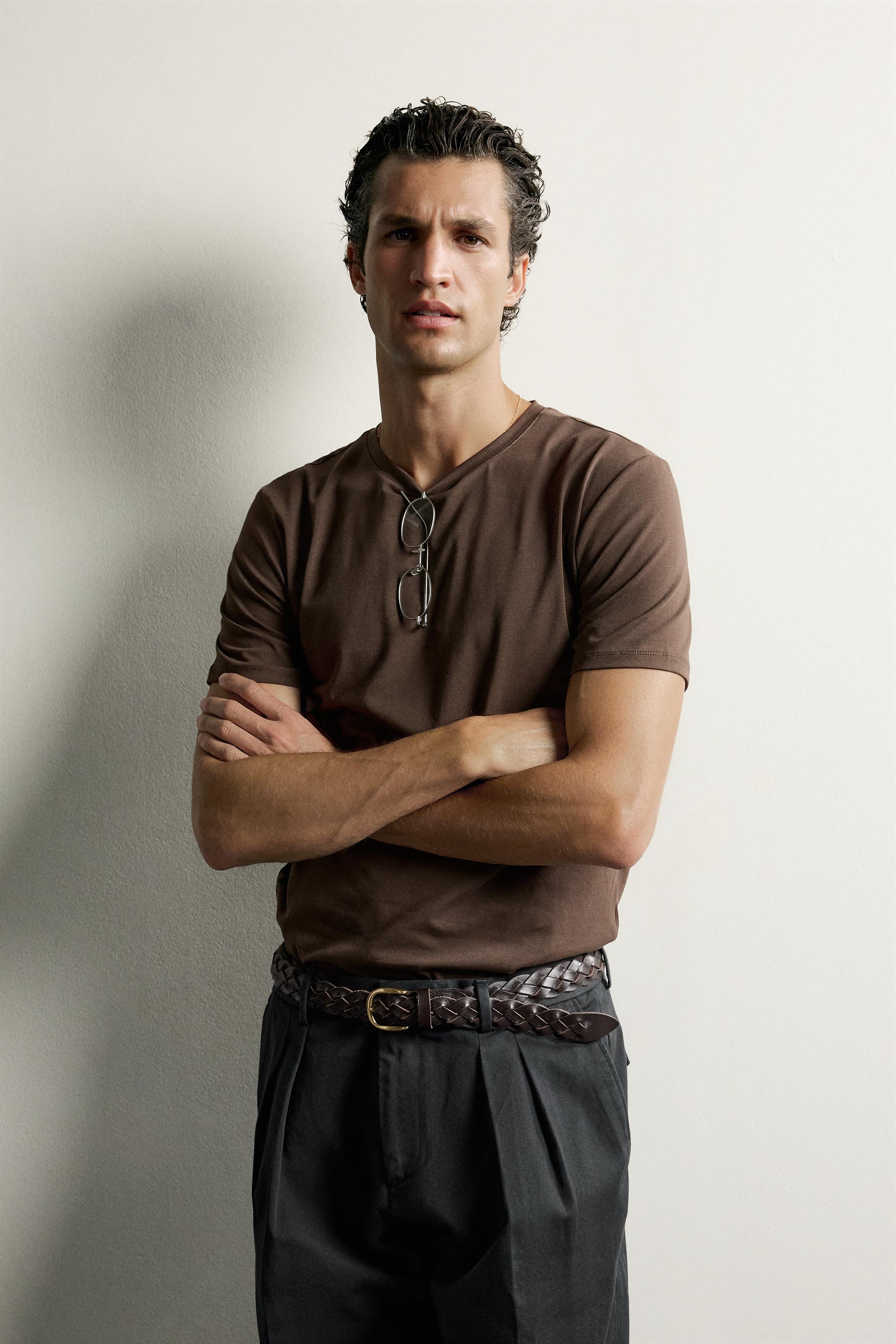 SLIM-FIT T-SHIRT /01 — Chocolate