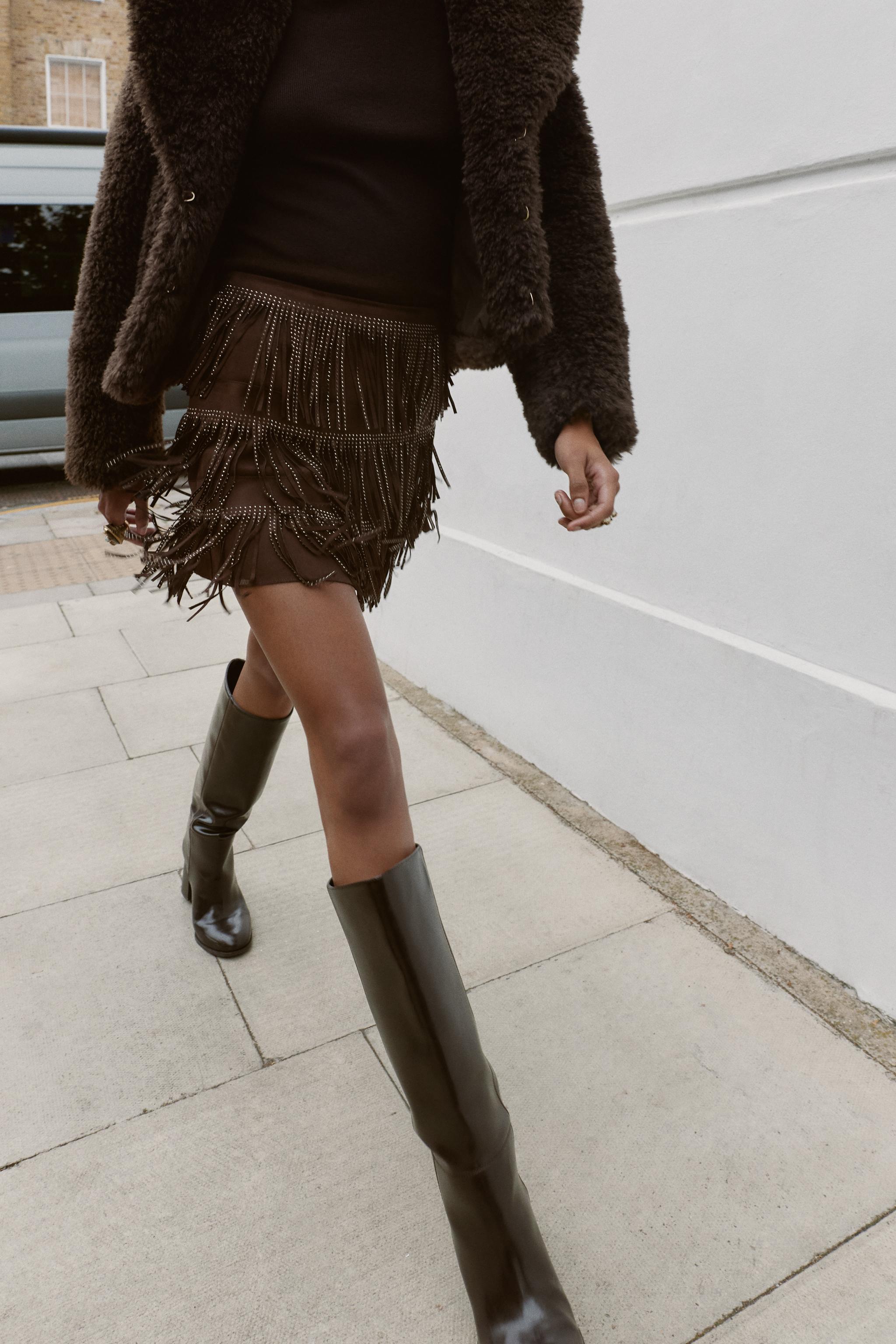 PRADA ブラウン ミニ巻きスカート フリンジ付き PRADA ブラウン ミニ巻きスカート フリンジ付き