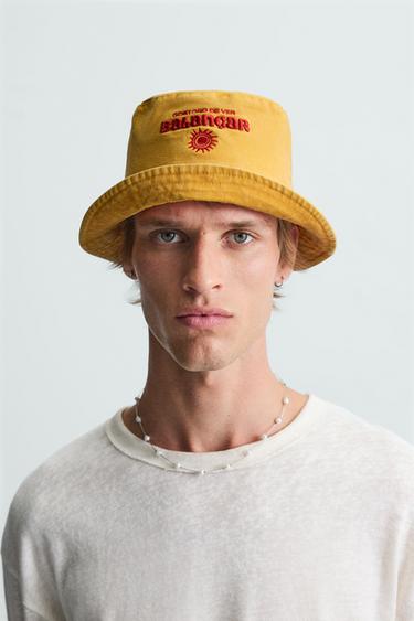 SOMBRERO BUCKET BORDADO CONTRASTE - Mostaza de Zara - Imagen 0