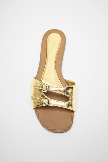 FLAT SANDALS WITH METALLIC EFFECT - Gold by Zara