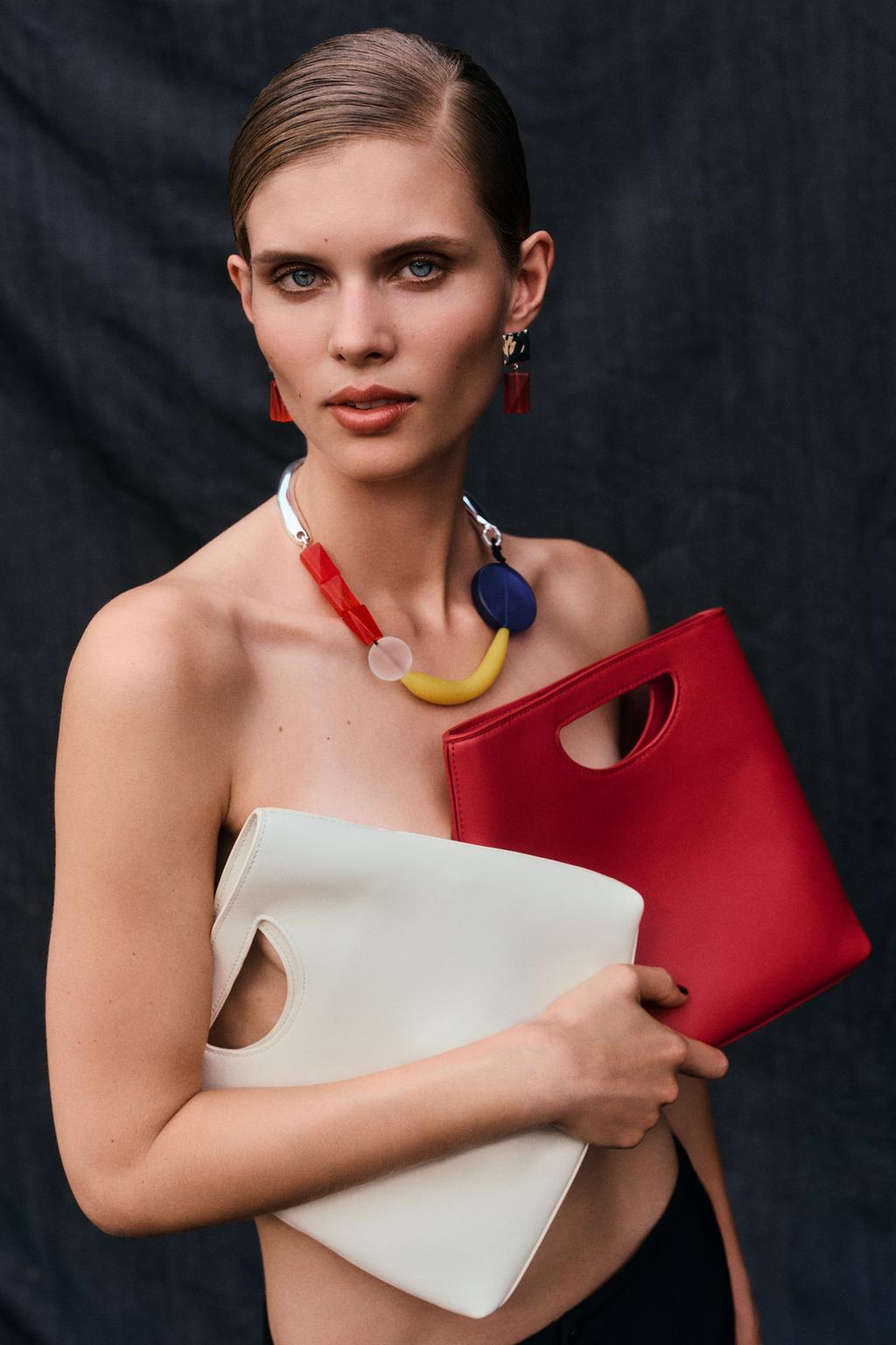 LEATHER HANDBAG