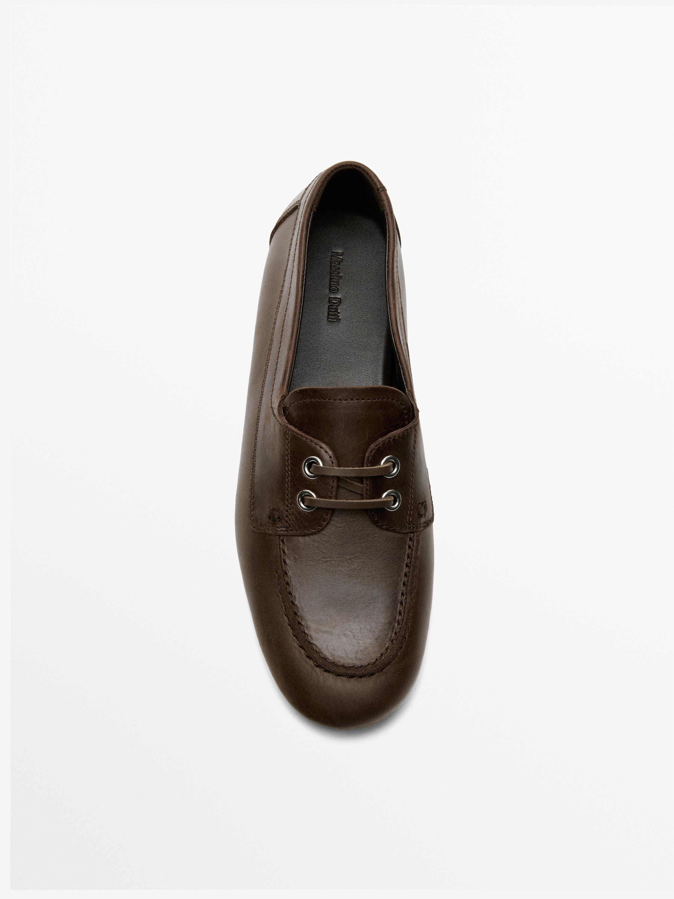 Chaussures bateau en cuir