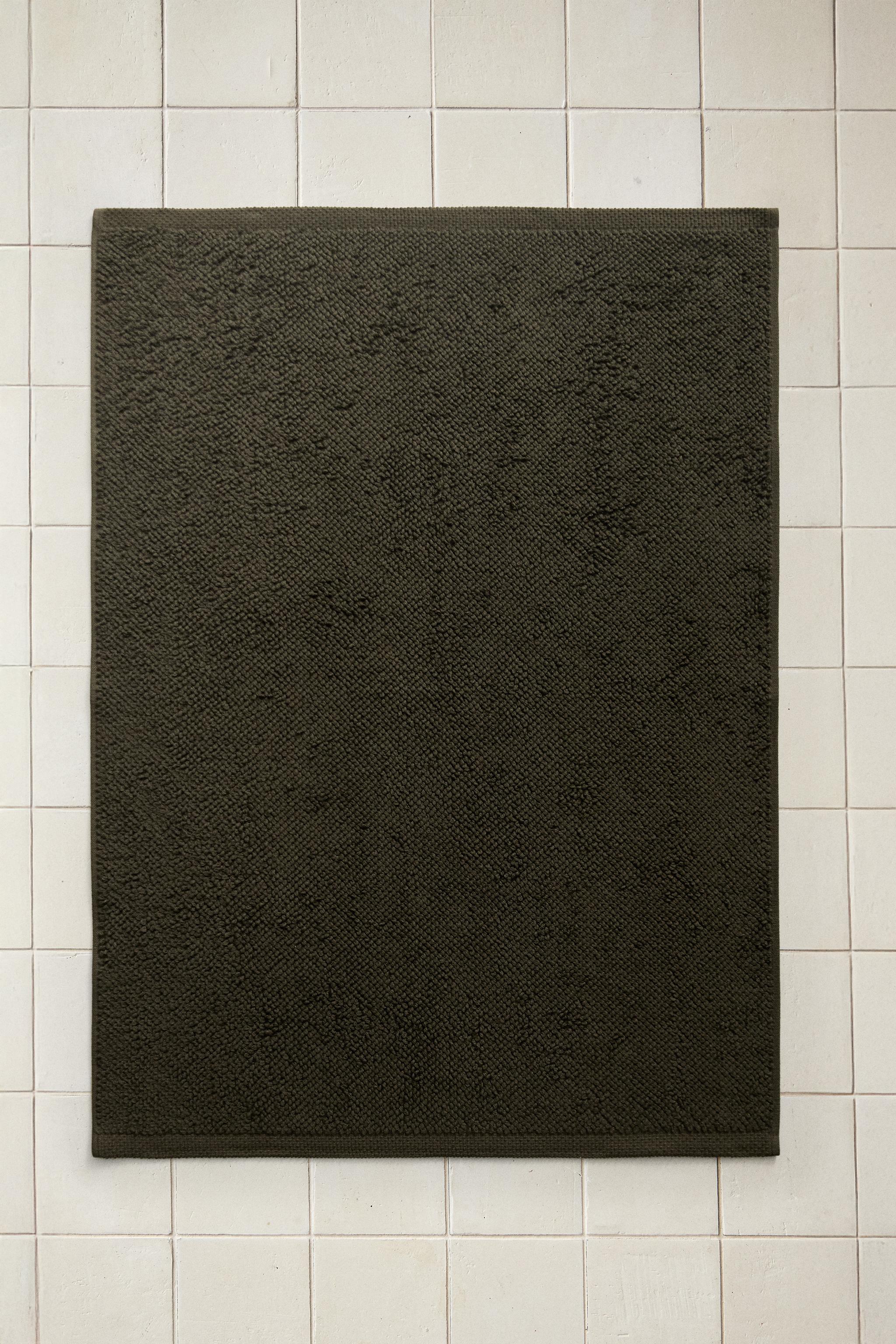 PLAIN BATH MAT