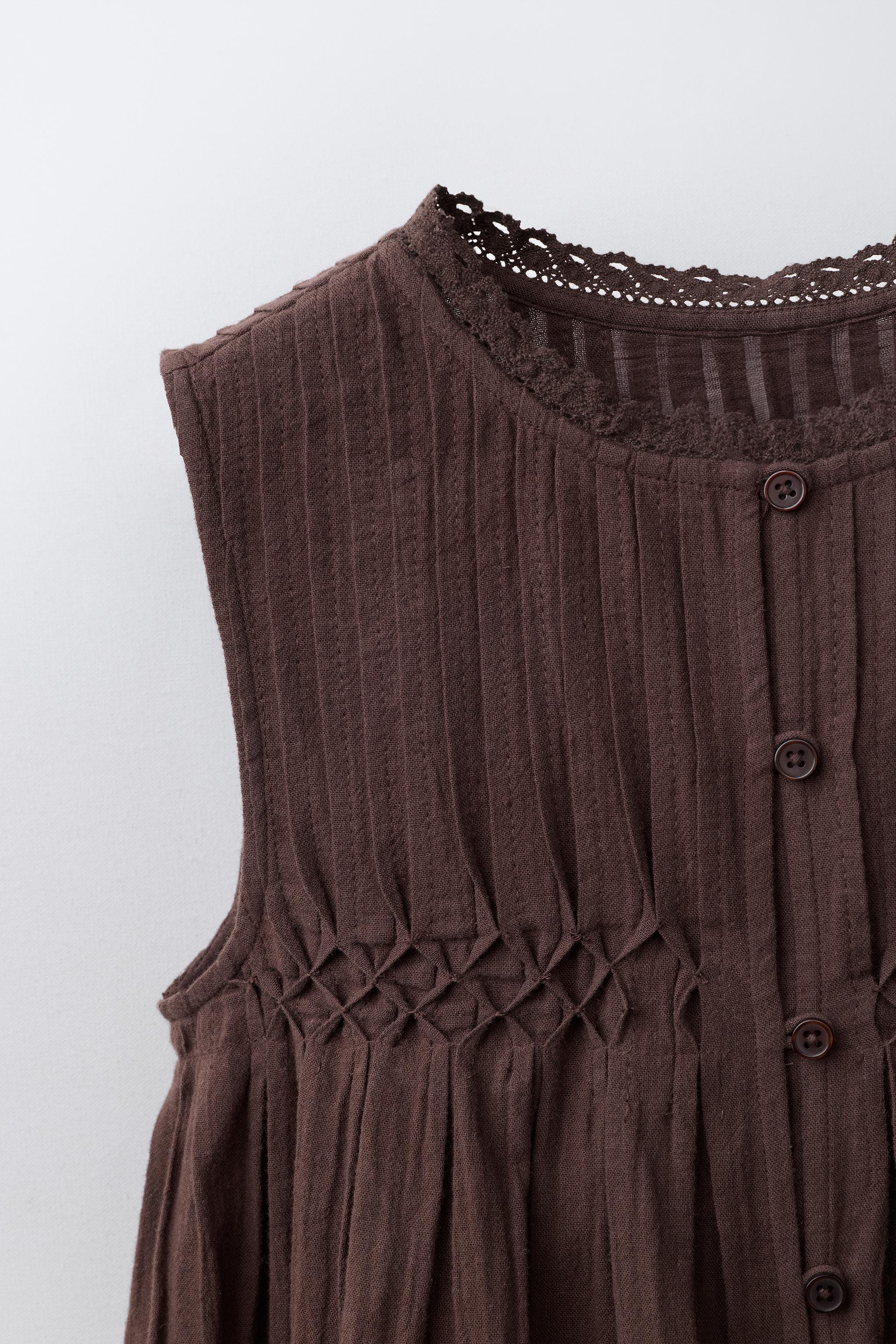 BLOUSE DENTELLE ET PLIS NERVURÉS