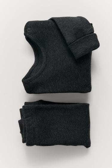 SET BODY ȘI LEGGING WAFFLE - Gri antracit de la Zara