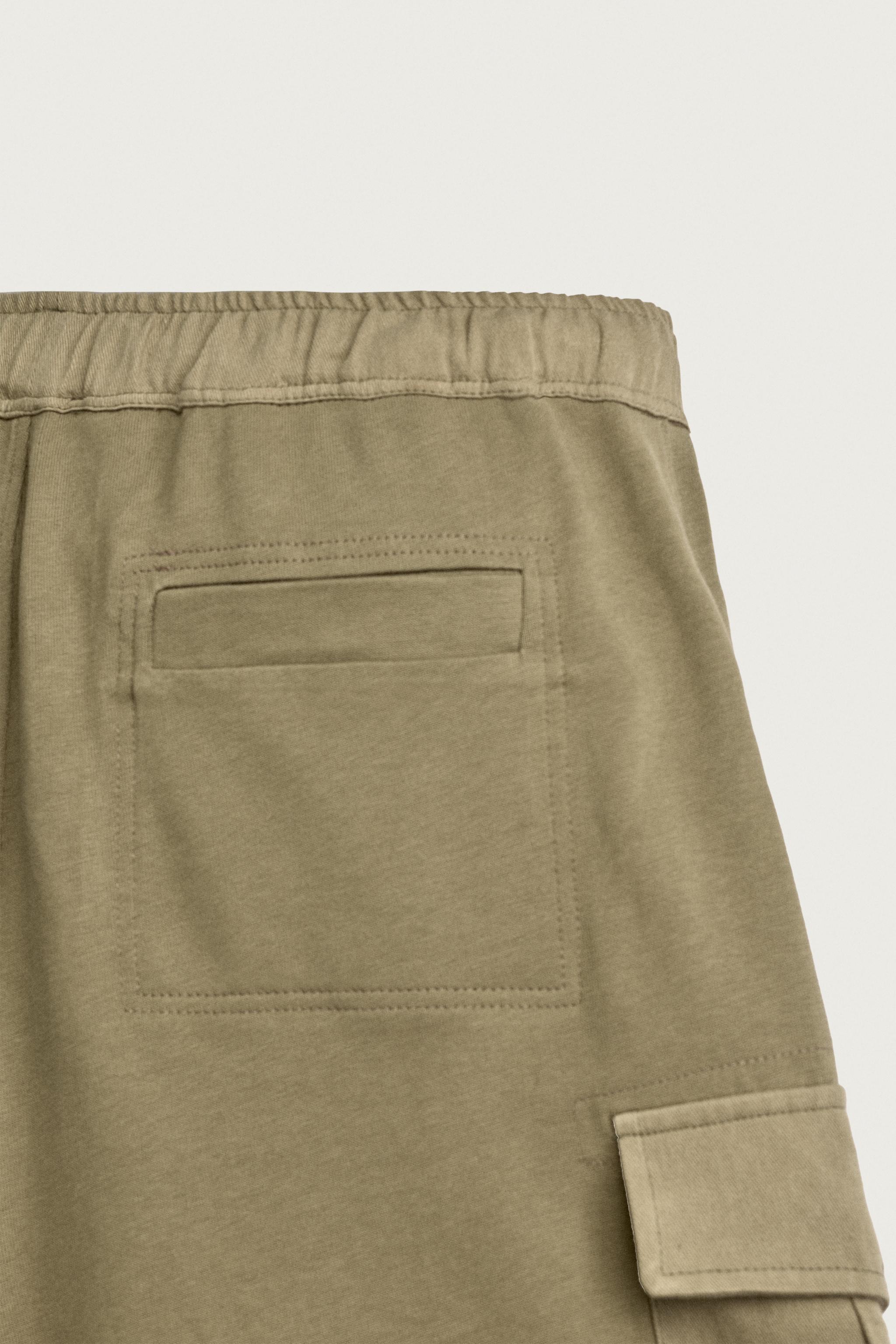 RELAXED FIT CARGO BERMUDA SHORTS