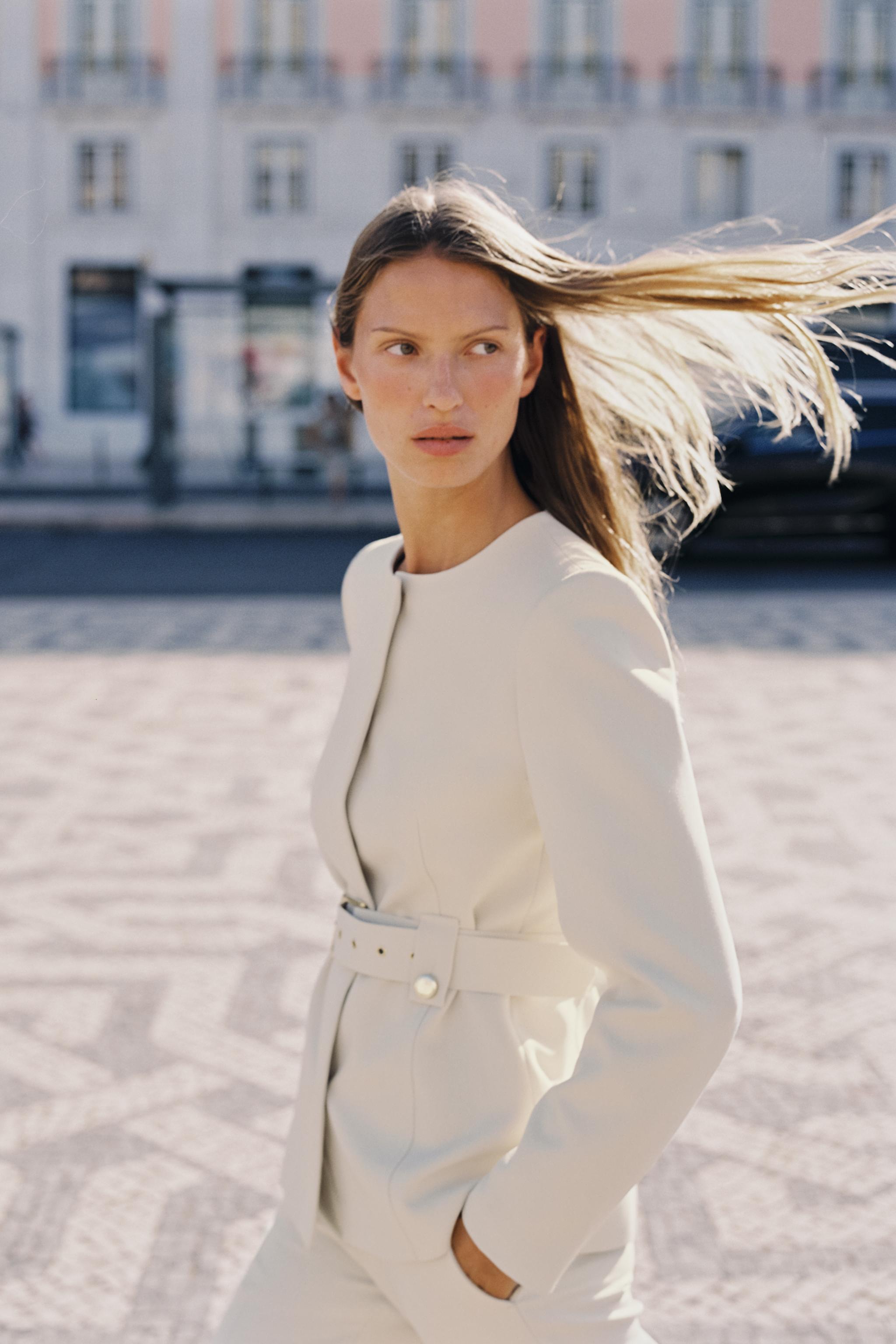 BLAZER TAILLÉE CEINTURÉE