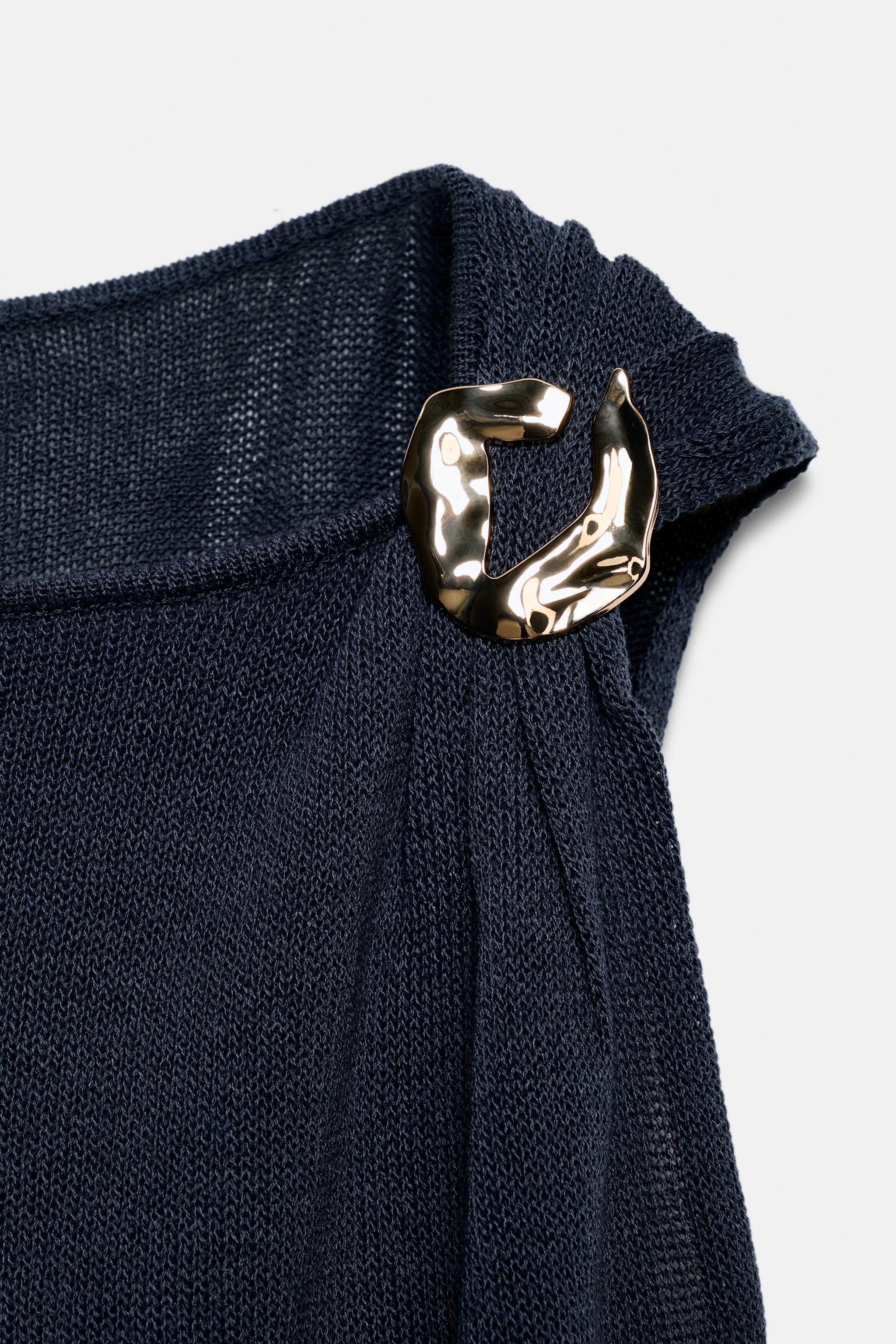 METALLIC TRIM KNIT TOP