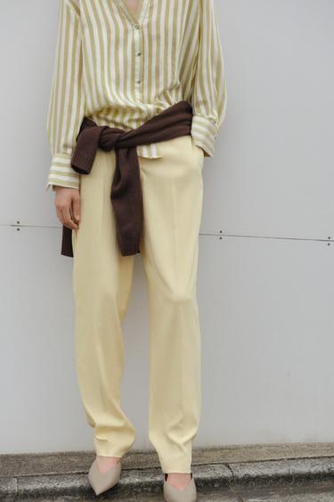 テクスチャードストレートパンツバターZaraのテクスチャードストレートパンツ - バター