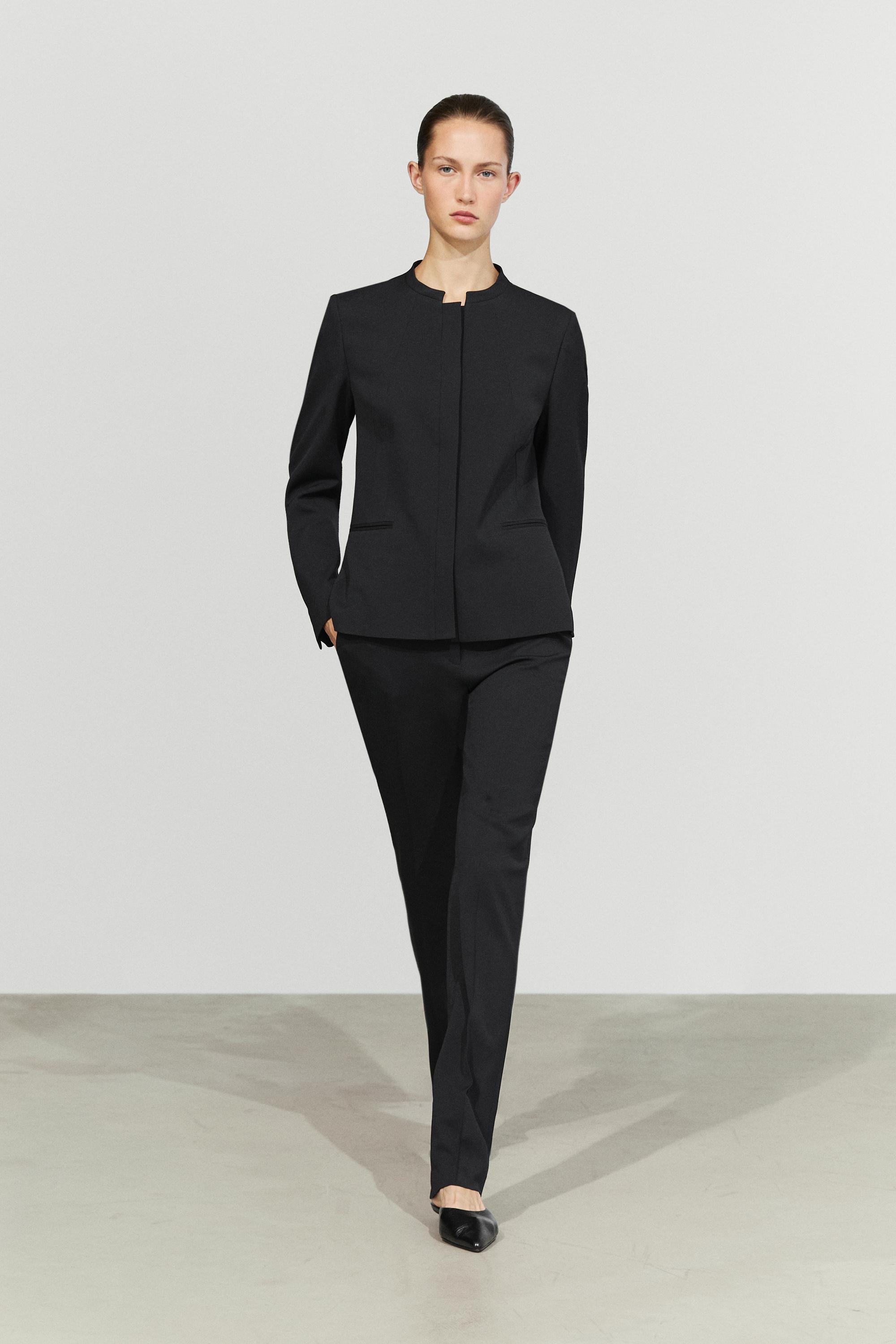 Round neck blazer with darts
