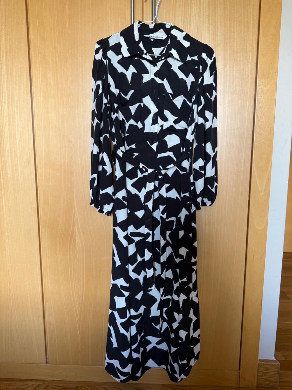 PRINTED DRESS WITH BELT