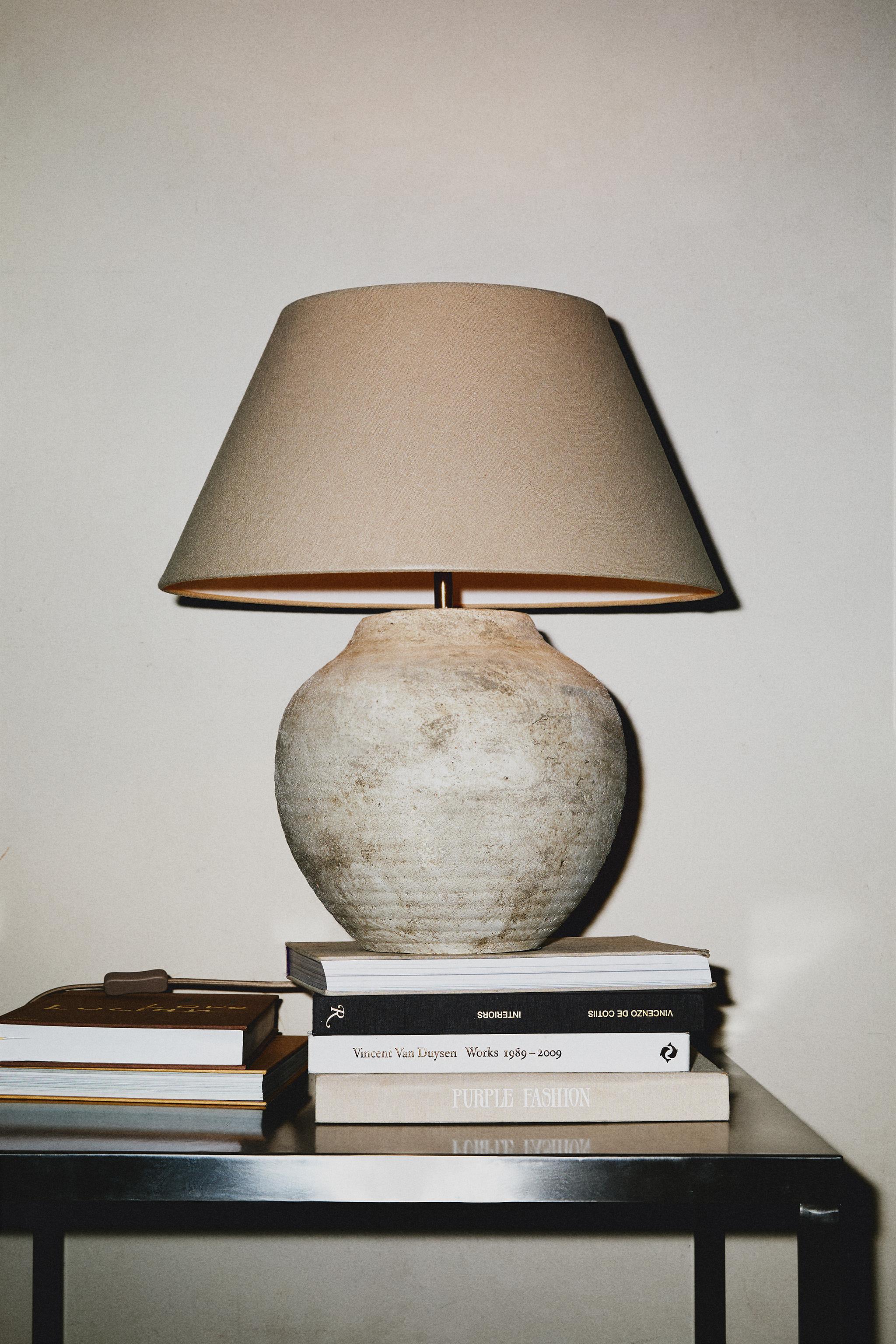 LARGE ANTIQUE FINISH CERAMIC TABLE LAMP