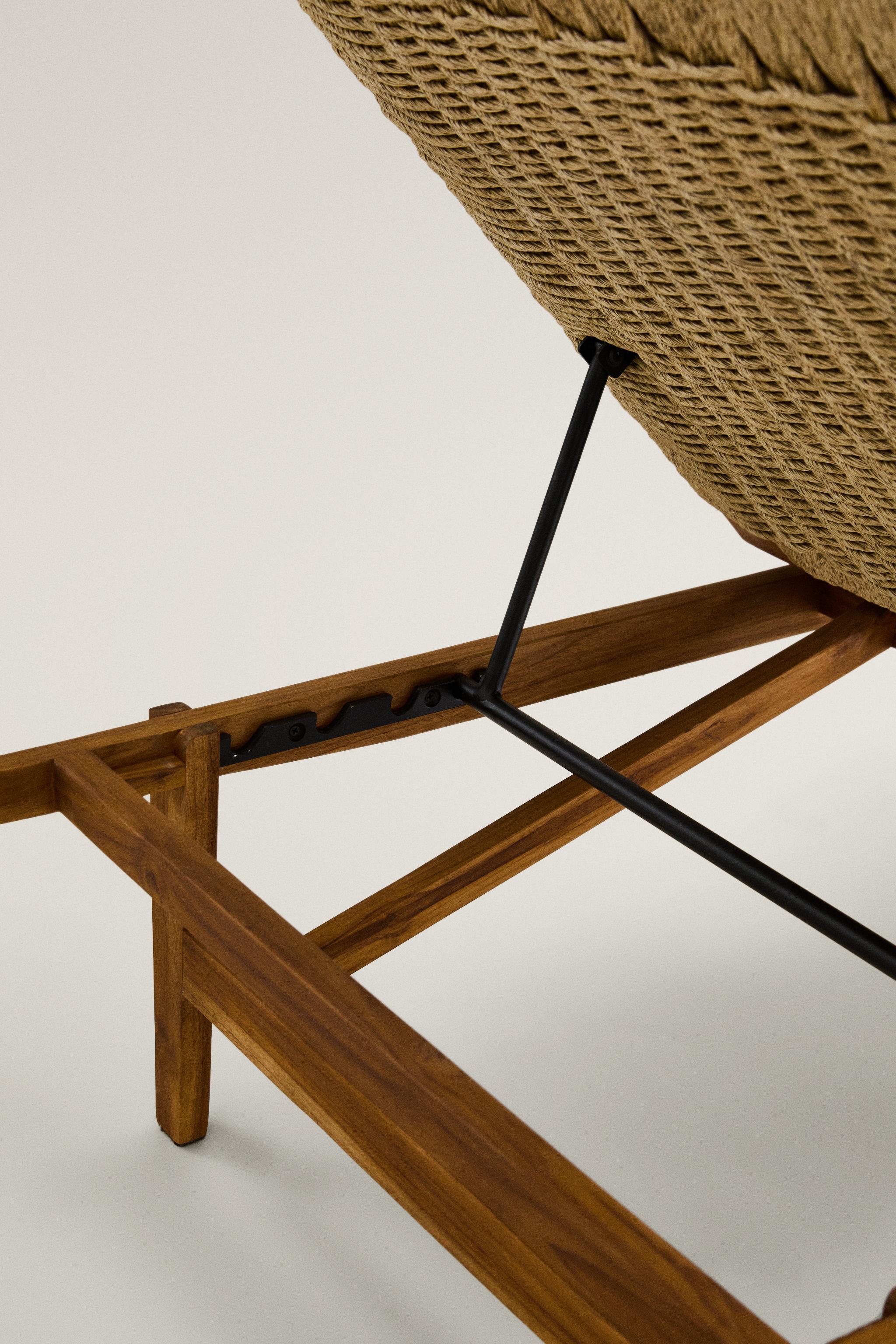 OUTDOOR TEAK LOUNGER