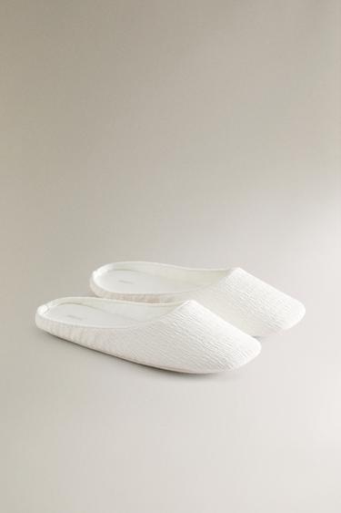 CHAUSSONS PLISSÉS SEMELLE CUIR - Blanc de Zara - Image 1