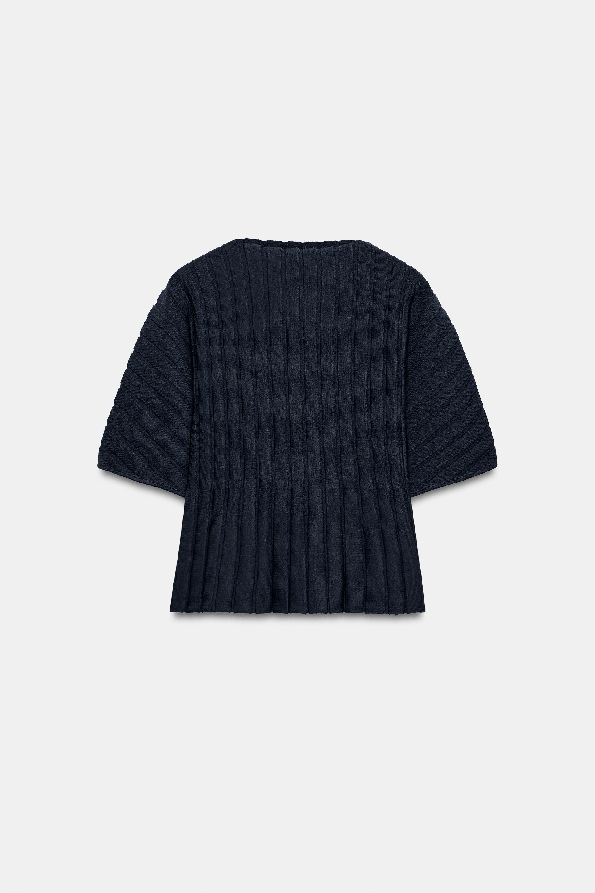 TOP EN MAILLE CÔTELÉE AVEC MANCHES BOUFFANTES