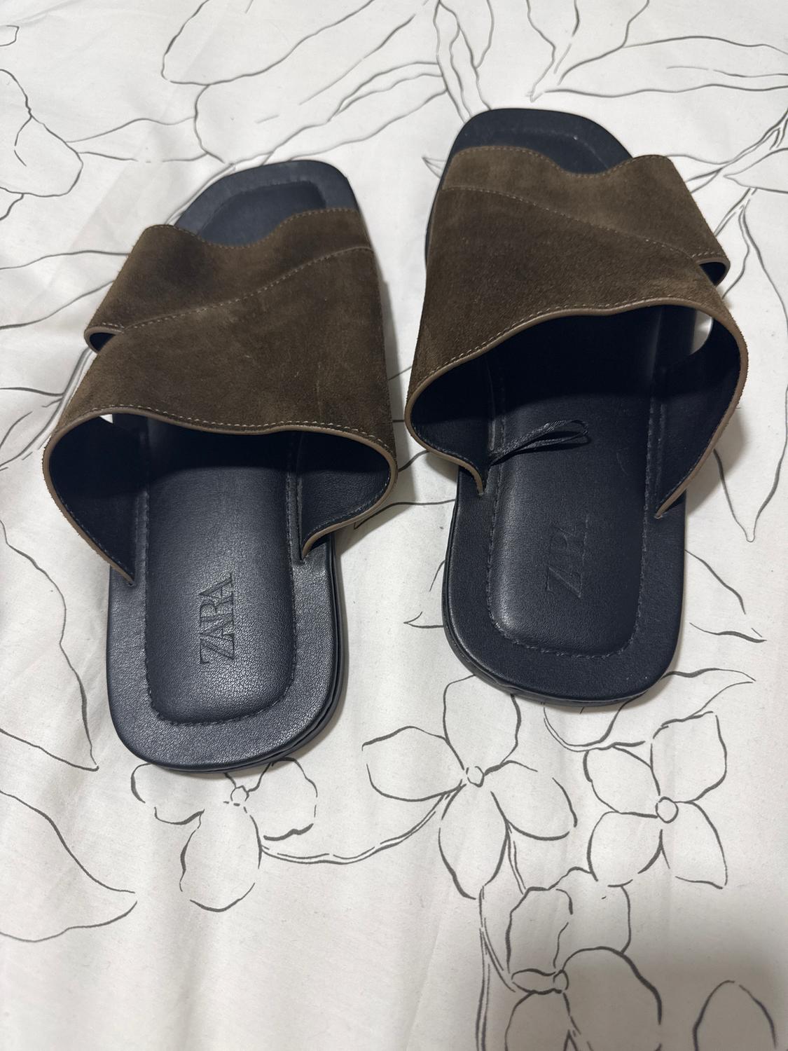 STRAPPY LEATHER SANDALS - Image 2