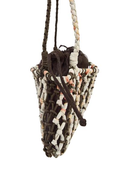MNI BOLSO TEJIDO TRENZADAO - Chocolate de Zara