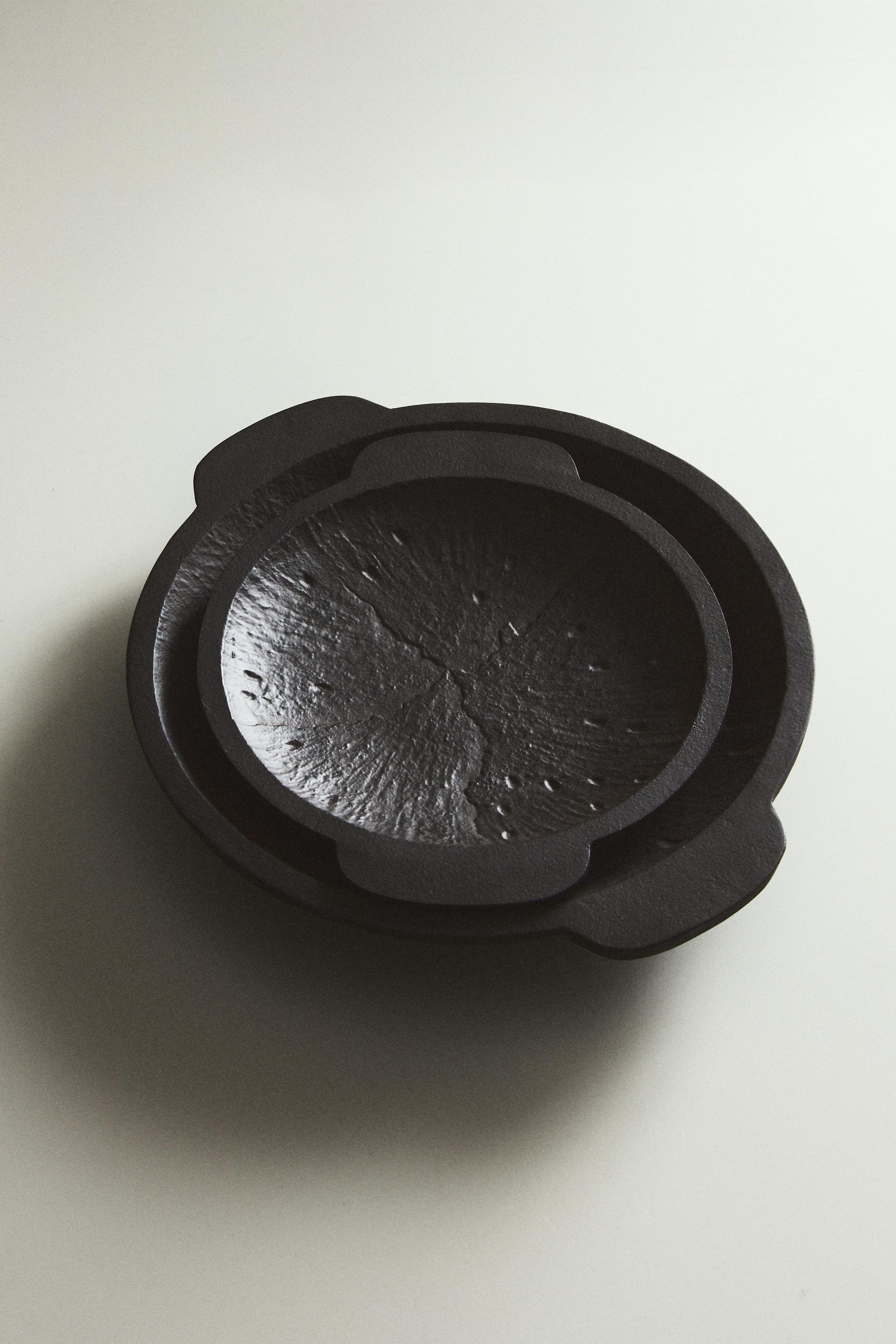 TEXTURED METAL TRAY
