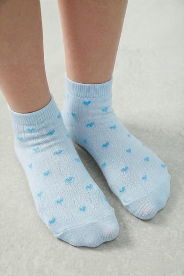 حزمة أربعة جوارب قصيرة قلوب - أبيض by Zara