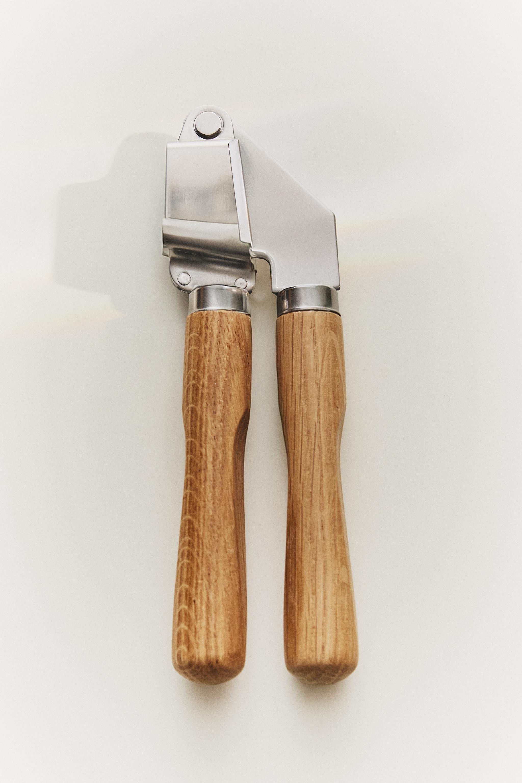 MANUAL OAK GARLIC PRESS