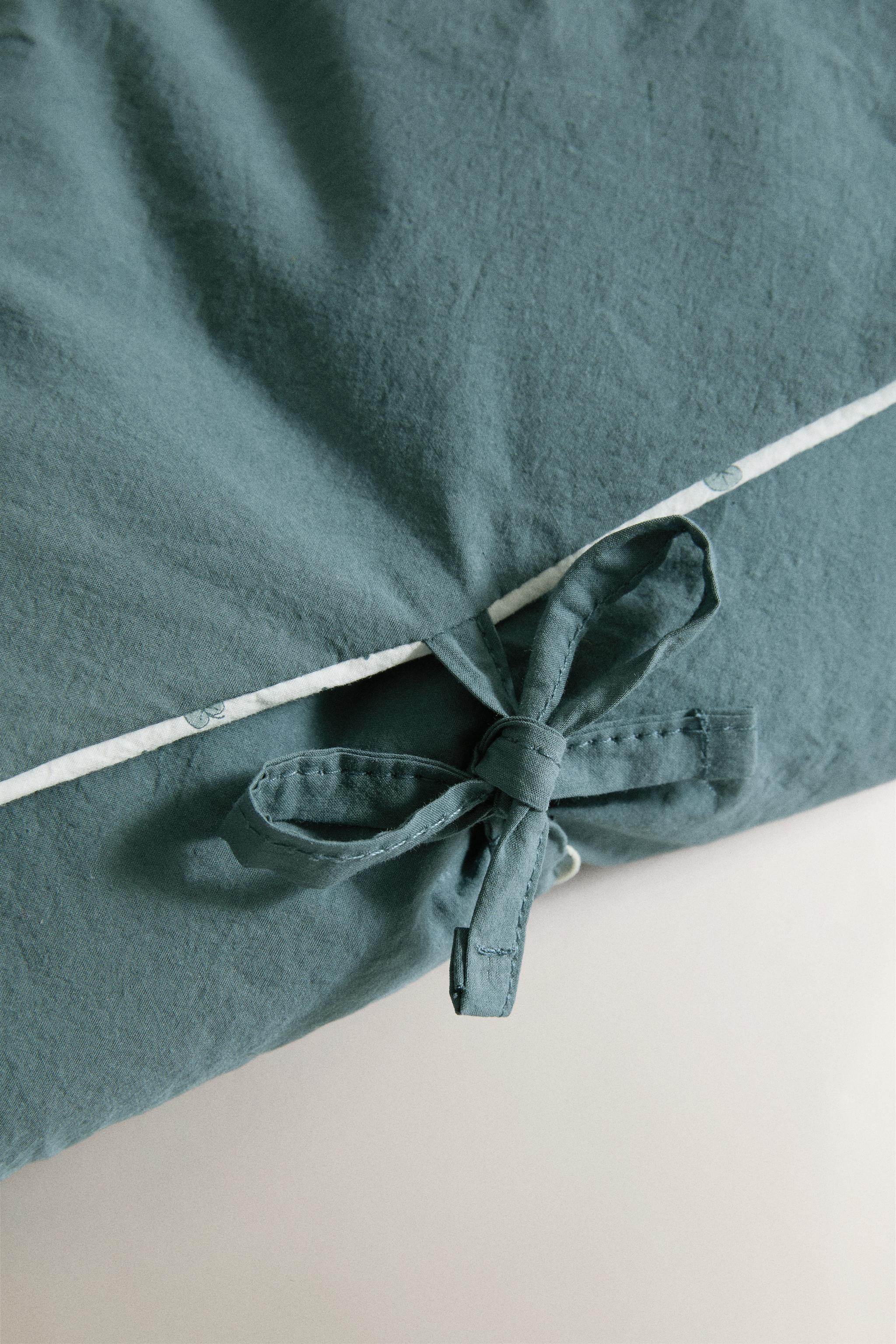 BABY LEAF PORTABLE CHANGING MAT — Blue