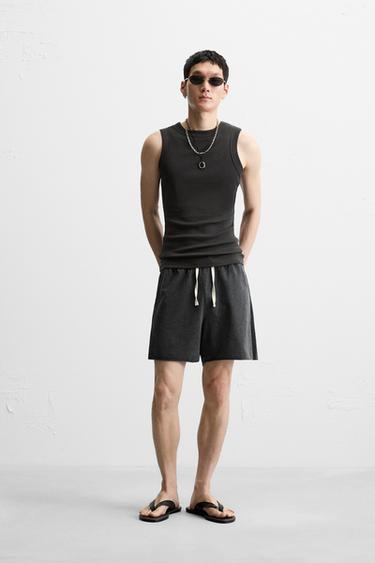 ウォッシュ加工リラックスフィットバミューダパンツダークグレーZaraのウォッシュ加工リラックスフィットバミューダパンツ - ダークグレー 