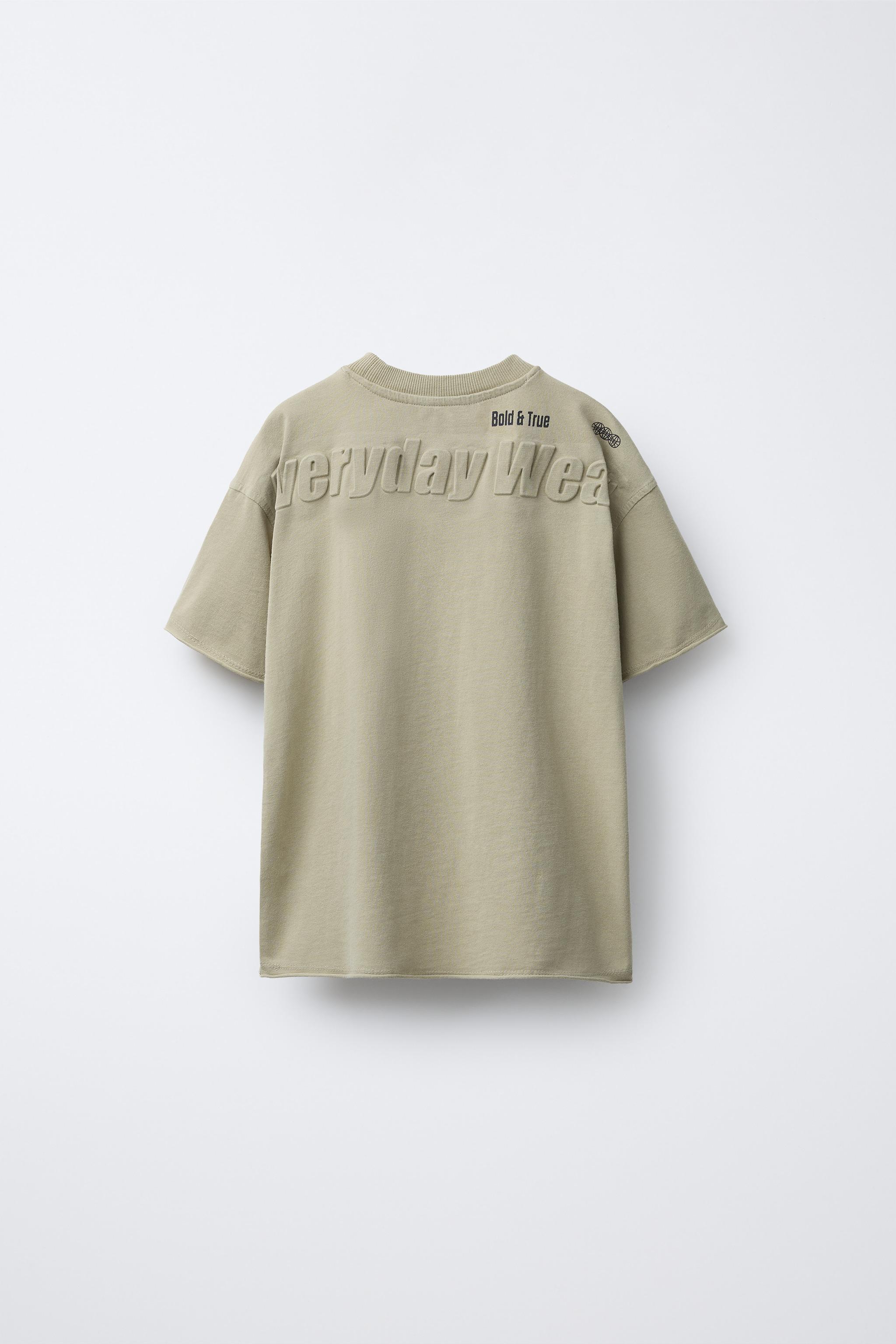 EMBOSSED PRINT T-SHIRT