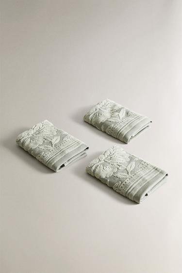 PACK OF VELOUR JACQUARD HAND TOWELS (PACK OF 3) - Sea green by Zara - Image 1