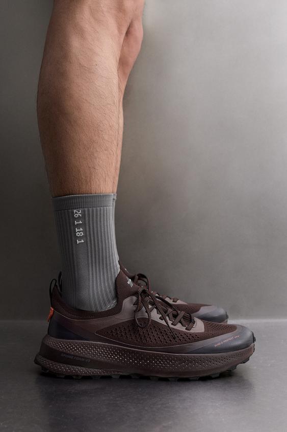 TRAIL RUNNING SNEAKERS