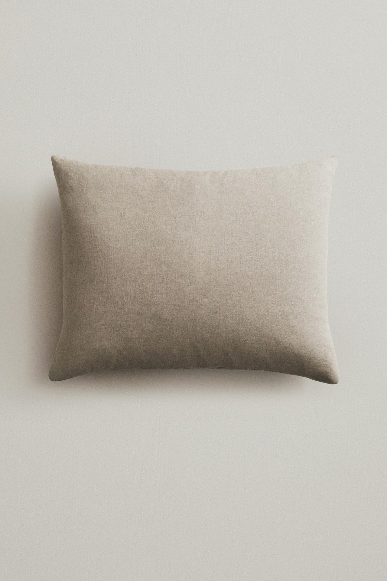 XXL LINEN THROW PILLOW COVER — Light beige