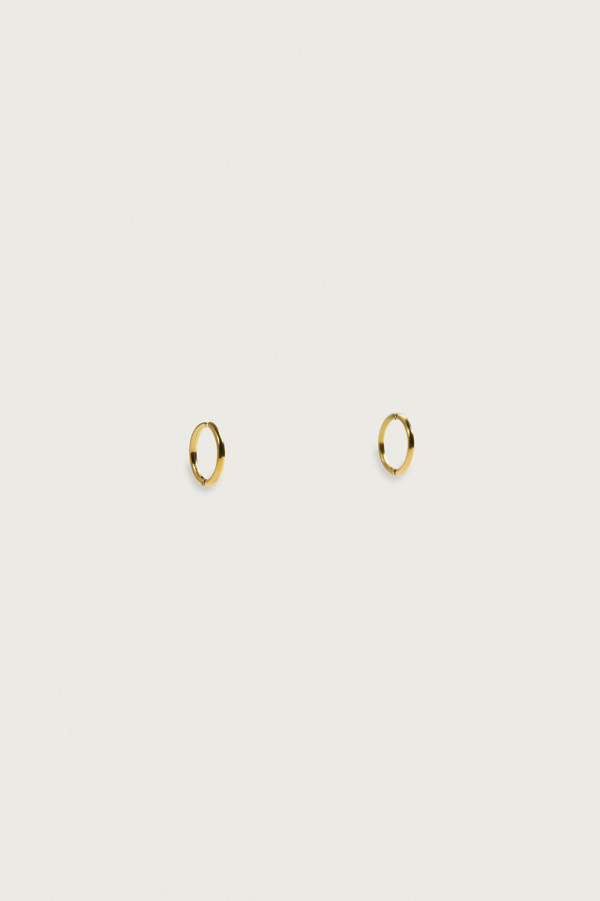 STAINLESS STEEL HOOP EARRINGS — Gold