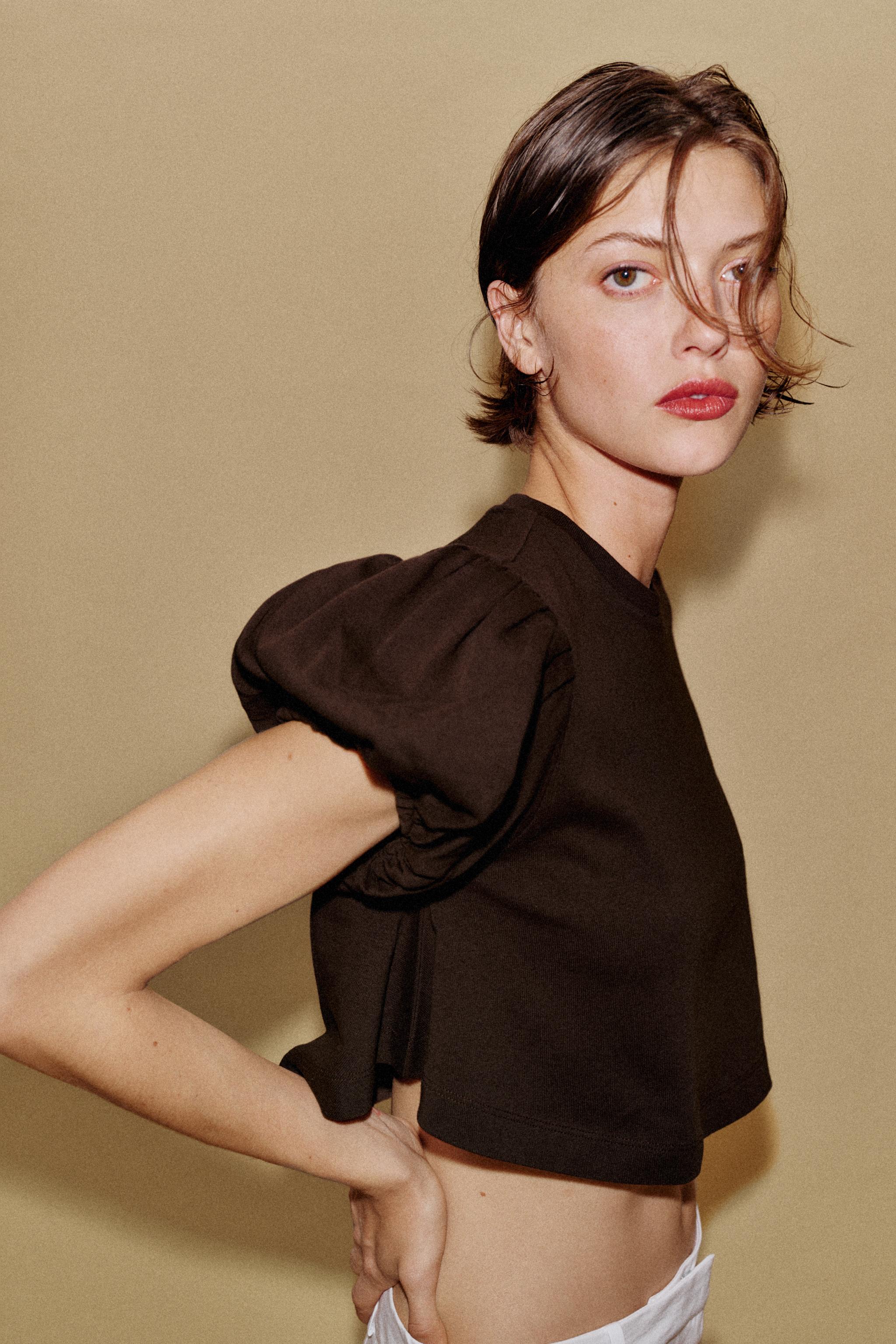 CROPPED VOLUMINOUS SLEEVE T-SHIRT