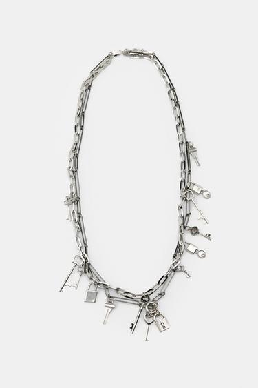 キーチャームチェーンベルトシルバーZaraのキーチャームチェーンベルト - シルバー