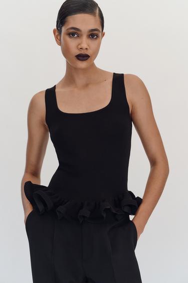 TOP PUNTO BAJO ONDULADO - Negro de Zara