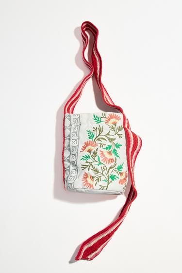 MINI SACA TEJIDO FANTASÍA - Multicolor de Zara